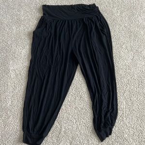 Aerie yoga style pants